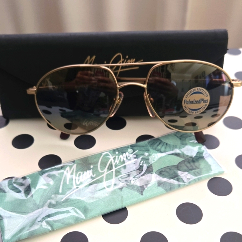 Maui Jim Gold/Bronze Frame Sunglasses, Polarized Lenses - Unisex Design-  w/Case